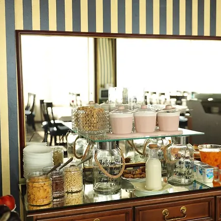 호텔 Hotel Ten Constanta 콘스탄차