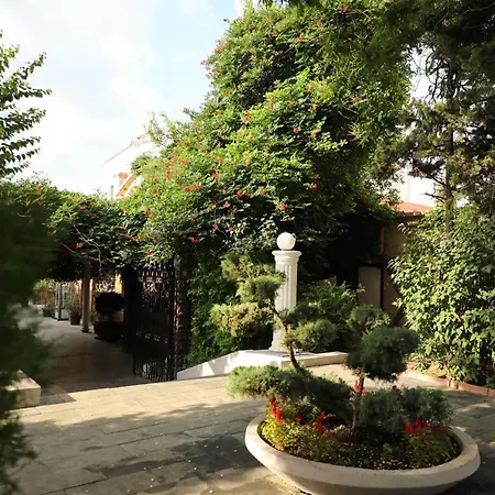 Hotel Ten Constanta 콘스탄차